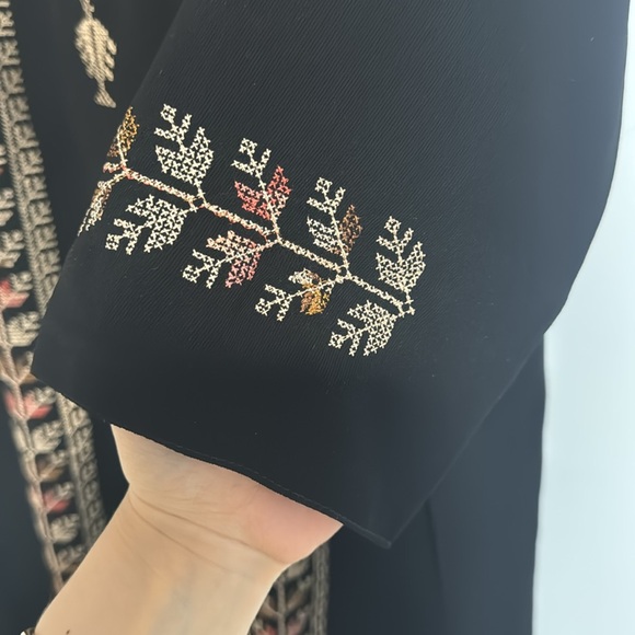 Embroidered Womens Dishdasha - Picture 5 of 8